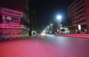 ​​​​​​​شوارع شبه مهجورة في القاهرة في اول ايام الحظر