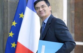 وفاة وزير الصناعة الفرنسي السابق بعد إصابته بكورونا