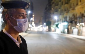 مصر توضح حقيقة تمديد ساعات حظر التجوال وإغلاق البنوك