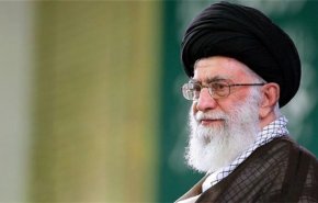 قائد الثورة الاسلامية يعرب عن تمنياته بشفاء لاريجاني