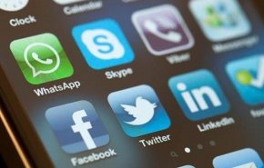 حجب مكالمات الإنترنت بدول خليجية يضاعف عزلة العمال الأجانب