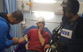 رسانه فلسطینی: نظامیان صهیونیست به خبرنگاران حمله می‌کنند