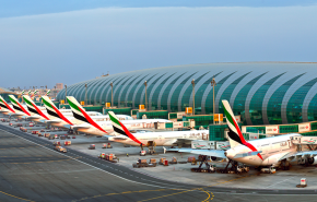 'طيران الإمارات' تستأنف رحلاتها من مطار دبي