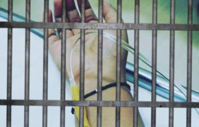 شیوع کرونا در زندان‌های آل خلیفه/ روزنامه‌نگار زندانی ادعای آل خلیفه را رد کرد
