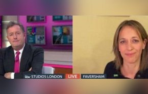 مشاجره مجری با وزیر انگلیسی به علت خنده نا به جای وی