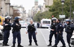 رسانه‌ها از وقوع حمله با سلاح سرد در پایتخت فرانسه خبر دادند