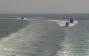 مزاعم واشنطن: 11زورقاً ايرانيا قام بمضايقة لسفن البحرية الأميركية