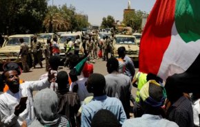 السودان..شرطة الخرطوم تطلق الغاز المسيل للدموع لتفريق المتظاهرين