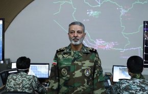 قائد الجيش الايراني: دفاعنا الجوي يتطور بسرعة وقوة كبيرتين