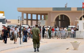 مئات التونسيين العالقين في ليبيا يصلون إلى الحدود
