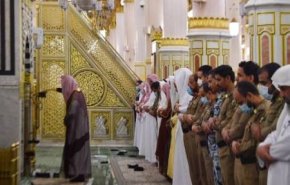 صلاة تراويح بالمسجد النبوي وسط إجراءات مشددة ضد كورونا