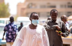 الشعب السوداني يستنكر إغلاق مركز طبي بسبب كورونا