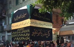 مصر تعاقب منظمي مسيرة مجسم الكعبة لخرقهم الحظر