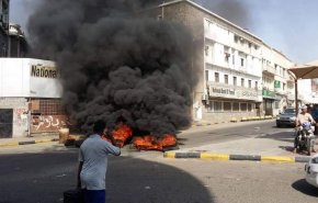 احتجاجات في عدن تطالب برحيل دول تحالف العدوان وأطرافهم 