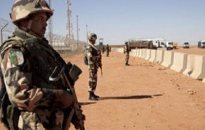 الجيش الجزائري يعتقل إرهابيا على الحدود مع ليبيا