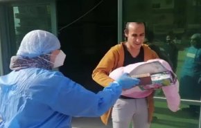 خروج أول مولود من مستشفى العزل في 'كفر الزيات'
