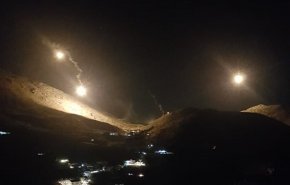  جيش الاحتلال يلقي قذائف ضوئية قرب مزارع شبعا اللبنانية 
