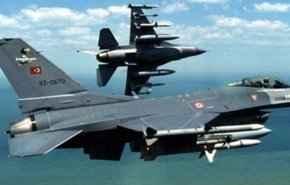 ۲ جنگنده ترکیه به بالگرد حامل وزیر دفاع یونان نزدیک شدند