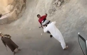 شاهد كيف فتح مواطن سعودي النار على جيرانه وأصابه بجروح!