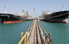 ايران تبني رصيفا نفطيا على بحر عمان