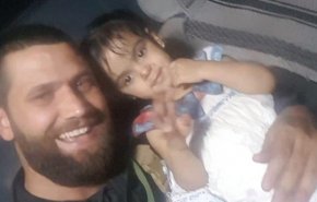 نجات دختر بچه عراقی از چنگ داعش توسط حشد الشعبی