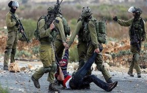 نظامیان ‌صهیونیست ده‌ها فلسطینی را در کرانه‌ باختری دستگیر کردند