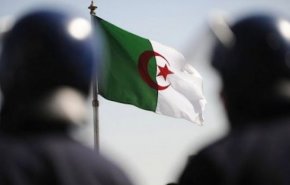 الأمن الجزائري يدمر مخبأ للجماعات الإرهابية   