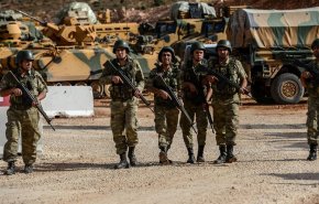 اشتباكات بالرقة بين قوات تركية ومسلحين من 
