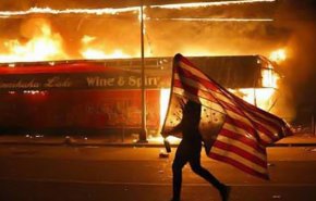 مسئولان آمریکایی: کشته‌شدن افسر پلیس در تظاهرات، «تروریسم داخلی» بود