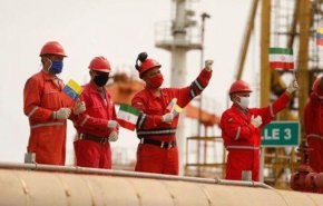 رویترز: پنجمین نفتکش ایرانی امروز به آبهای ونزوئلا می‌رسد