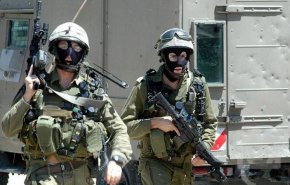 قوات الاحتلال تعتقل محافظ القدس ​​​​​​​وعدة نشطاء