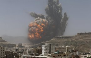 إصابة عائلة يمنية كاملة بقصف لطيران العدوان السعودي على صنعاء