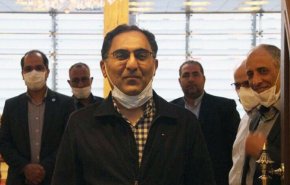 البرفسور المعتقل في امريكا سيروس عسكري يصل ايران