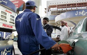 الرياض ترفع أسعار البنزين والرسوم الجمركية على 3000 سلعة +فيديو