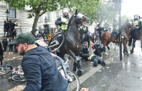 لندن..اعتقال المئات في اشتباكات الشرطة مع المتظاهرين