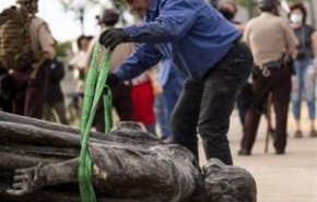 فیلم/ سرنگونی مجسمه یک برده ‌دار دیگر در آمریکا