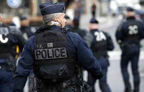 فیلم| برخورد خشن پلیس فرانسه با پرستار معترض
