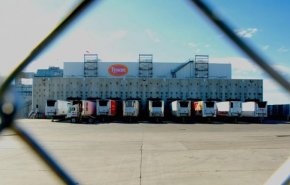 الصين تغلق مصنع 'بيبسي' وتحظر استيراد منتجات أمريكية
