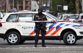 الشرطة الهولندية توقف عشرات المحتجين وفرنسا تقمع المتظاهرين