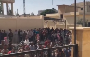بالفيديو.. طريقة جديدة يواجه بها السوريين قوات الاحتلال