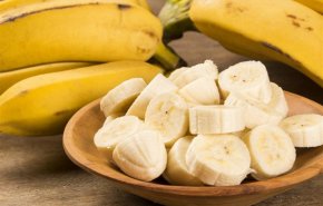 قد تكون مميتة… أطعمة يمنع تناولها مع الموز