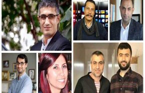 تركيا تحاكم صحافيين متهمين بـ