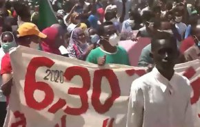 شاهد.. السودانيون ينتفضون لاستكمال مطالب الثورة 