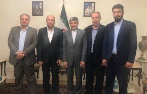 السفير الإيراني في لبنان يستقبل وفداً من حركة حماس 