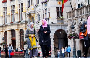 فیلم| تجمع اعتراضی در بروکسل علیه ممنوعیت حجاب در دانشگاه‌ها 
