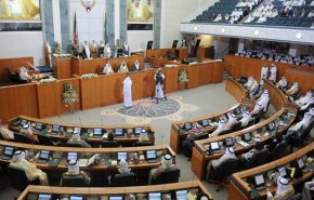 البرلمان الكويتي يفرض ضريبة على تحويلات الوافدين