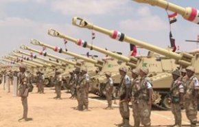 فیلم| آغاز مانورهای زمینی و هوایی ارتش مصر نزدیک مرزهای لیبی 