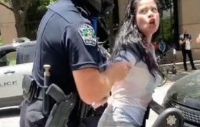 غضب عارم عقب تحرش شرطي أمريكي بسيدة أثناء اعتقالها