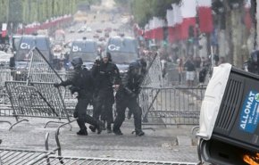 تظاهرات ضد دولتی در فرانسه به خشونت کشیده شد + فیلم 