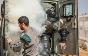 قوات الاحتلال تعتدي على عمال جنوب جنين بقنابل مسيلة للدموع